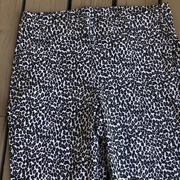 New with Tags! Chico's Travelers Collection Cheetah Charm Crepe Stretch Pant - Picture 15 of 15